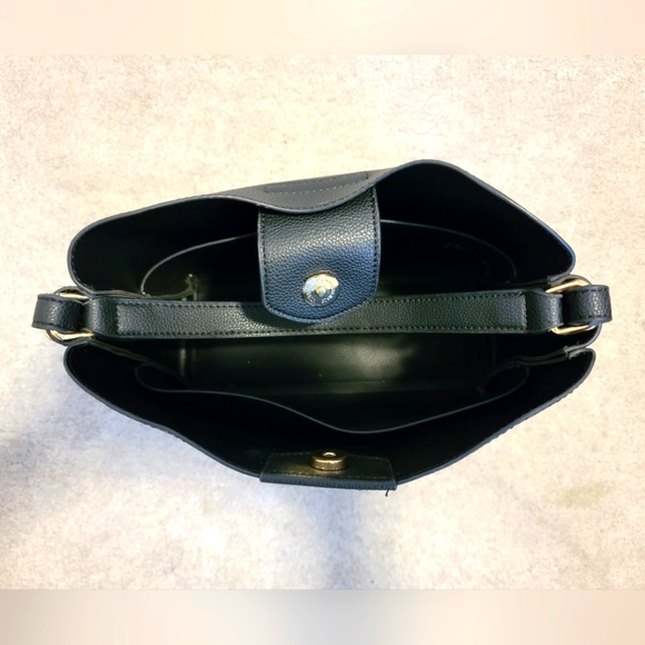 H&M Vegan Leather Medium Crossbody Bag - Picture 4 of 7